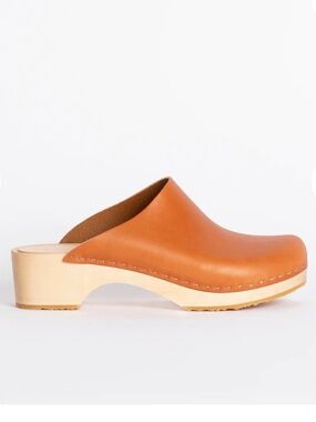 Bryr Clogs Worker Clog in Fennel size 39